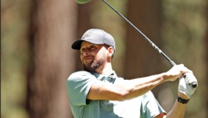 Steph Curry imitates LeBron James golf swing